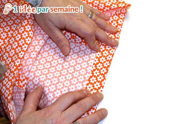 Repliez ensuite jusqu'au tracé de la taille