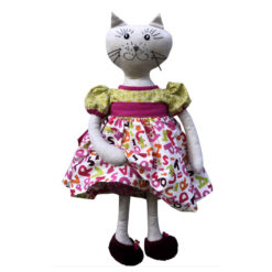 Lulu le chat et sa tenue jour de fête une fois cousue