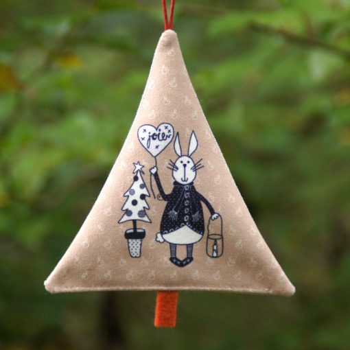 Sapin déco de Noël lapin au ballon noir, blanc et beige