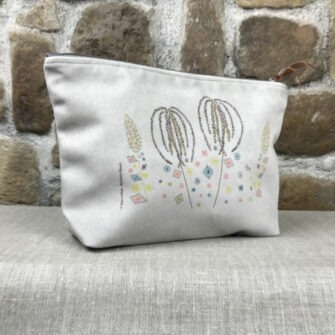 GT-1870 - Grande Trousse Prairie Fleurie Taupe (Dos)