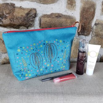 GT-2045 - Grande Trousse Prairie Intense Bleue Insitu Dos