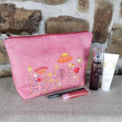 GT-2046 - Grande Trousse Prairie Intense Rose Insitu Devant