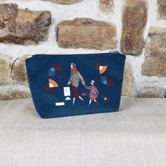 TM-1930 - Trousse à maquillage parisiennes bleue (in situ, devant)