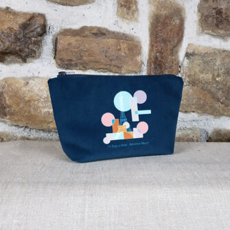 TM-1930 - Trousse à maquillage parisiennes bleue (in situ, dos)