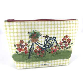 kit couture trousse de toilette avec coupon illustré bicyclette